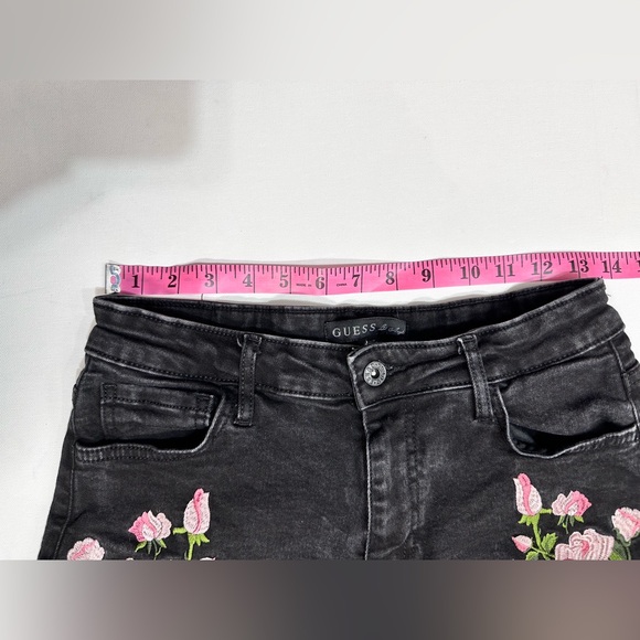 Guess Shorts Women 28 Black Hot Pants Hi Rise Jean Embroidered Roses Dark Wash - Picture 10 of 13